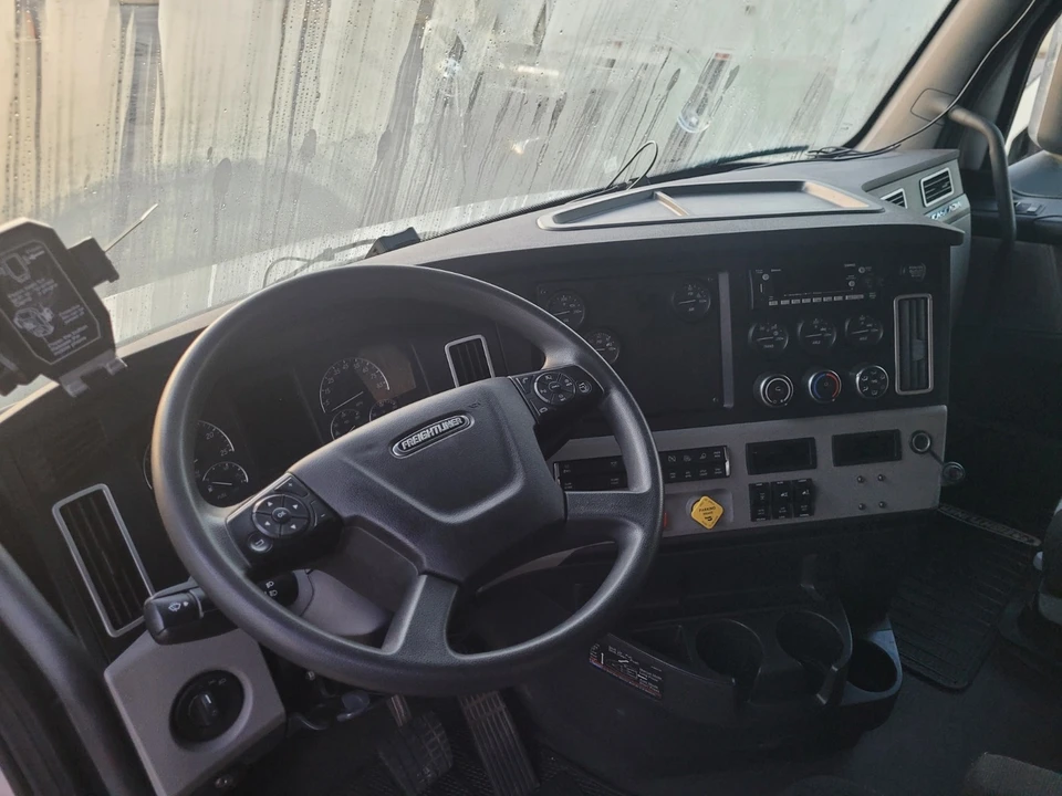 2024 Freightliner - Image 6 of 17