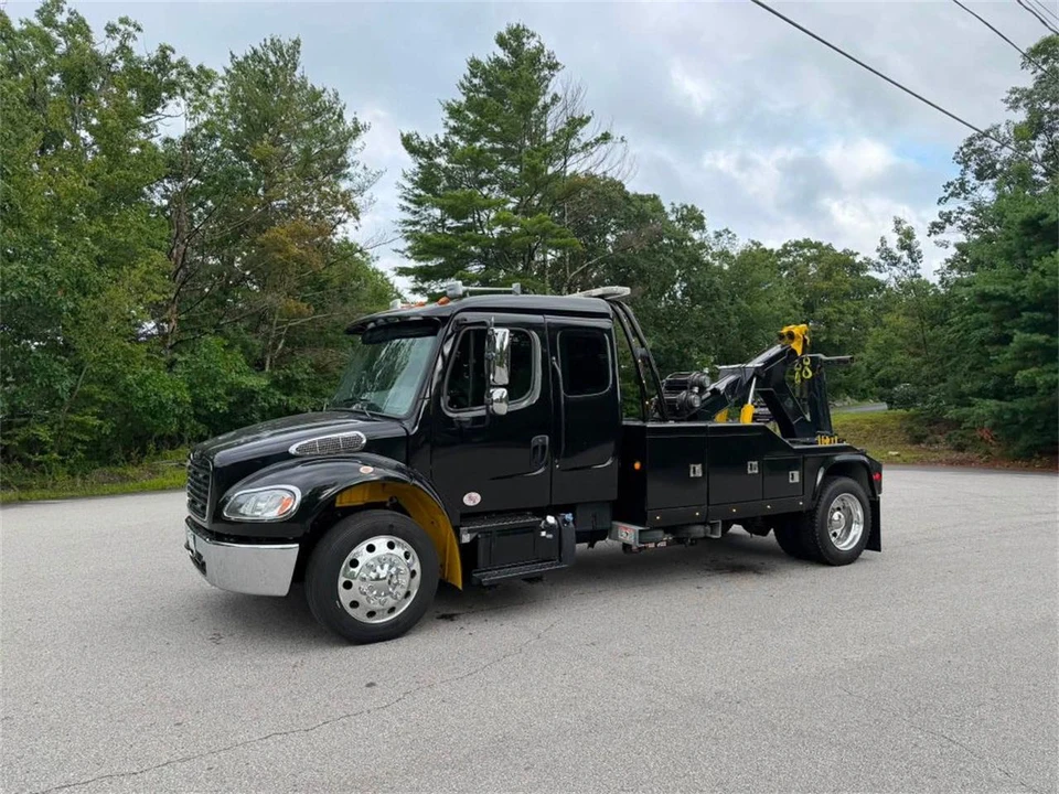 2024 Freightliner - Image 2 of 27
