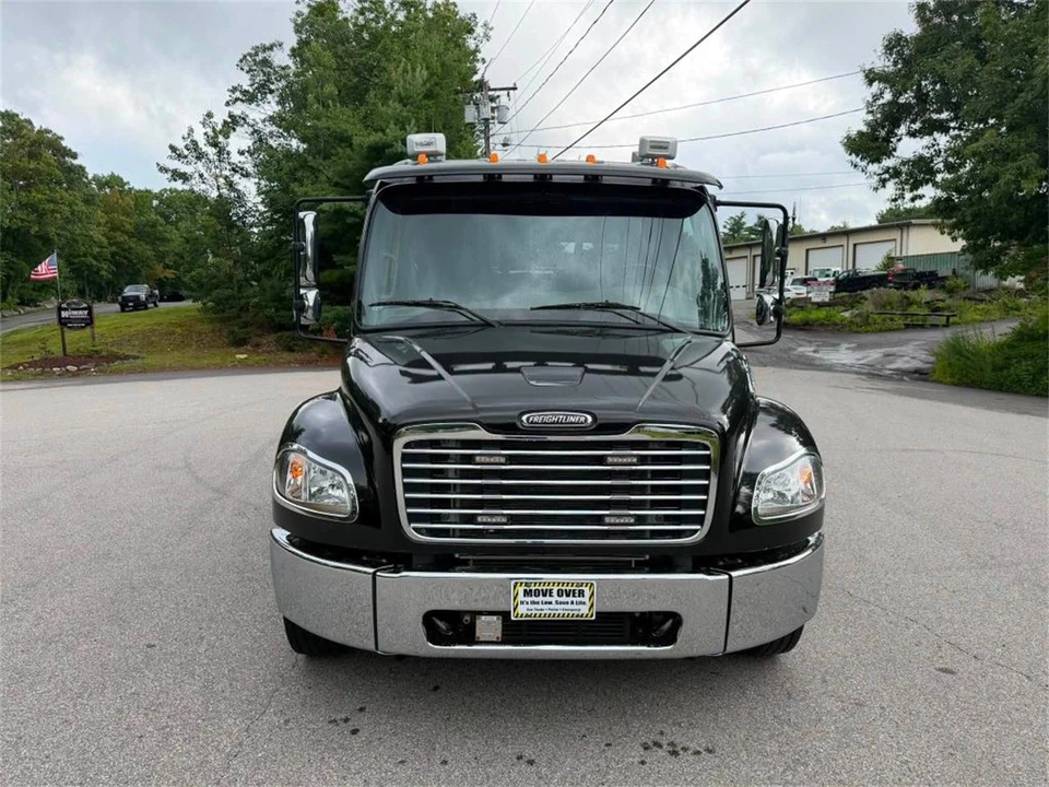 2024 Freightliner - Image 8 of 27