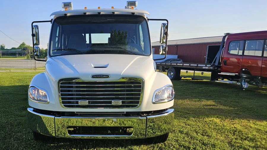 2024 Freightliner - Image 3 of 15