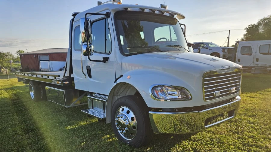 2024 Freightliner - Image 8 of 15