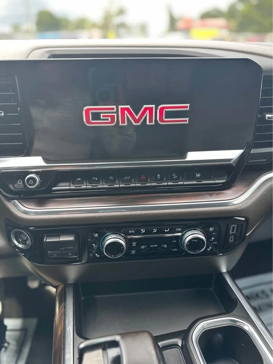 2024 GMC Sierra 5th Gen - Image 7 of 8
