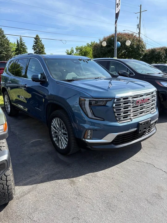 2024 GMC Acadia - Image 2 of 8