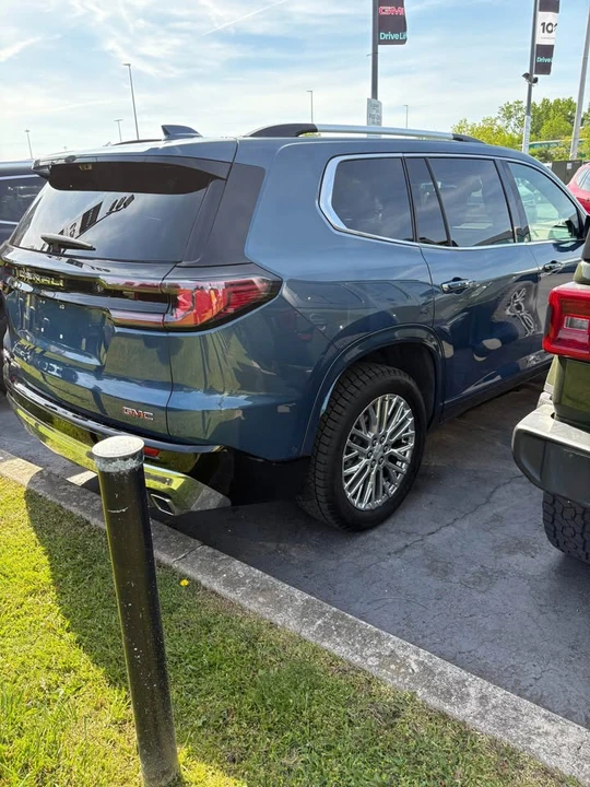 2024 GMC Acadia - Image 4 of 8