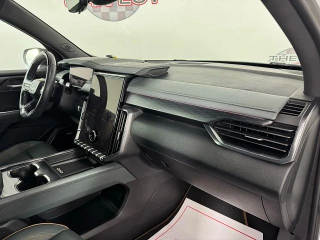 2024 GMC Acadia - Image 12 of 21