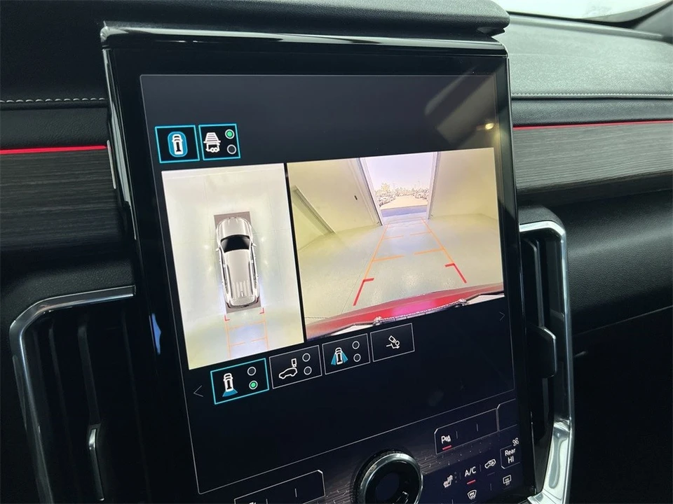 2024 GMC Acadia - Image 13 of 21