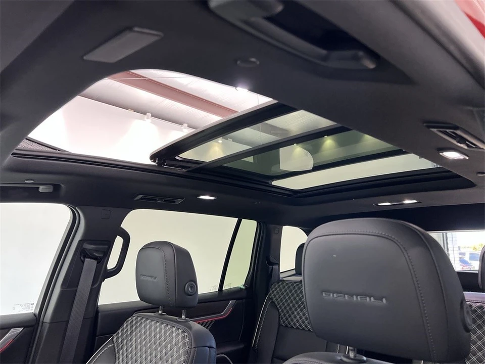 2024 GMC Acadia - Image 17 of 21