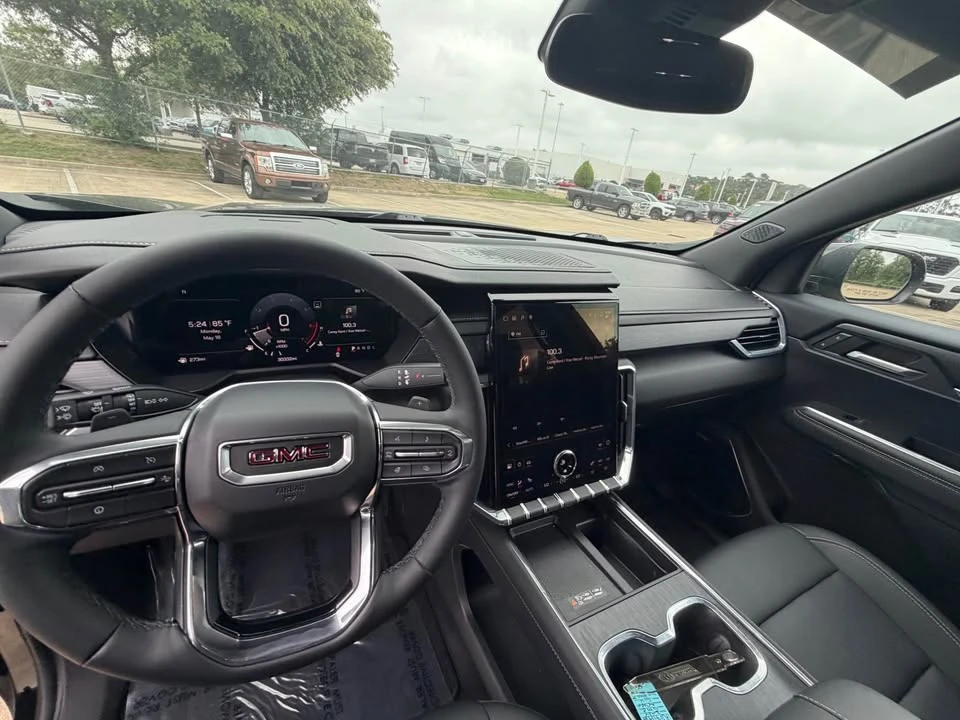 2024 GMC Acadia - Image 13 of 20