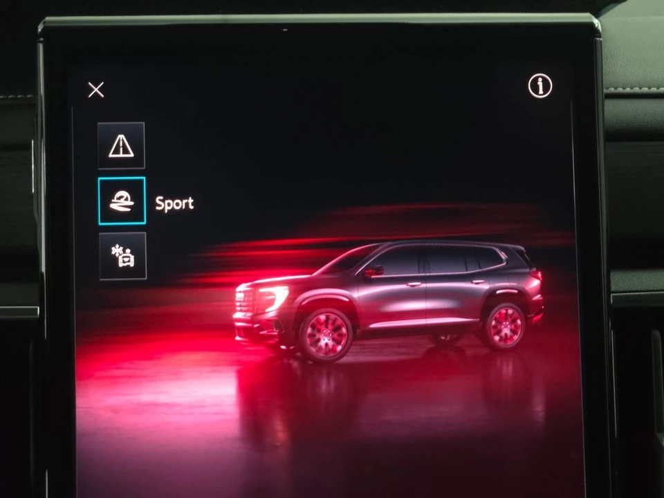 2024 GMC Acadia - Image 8 of 12