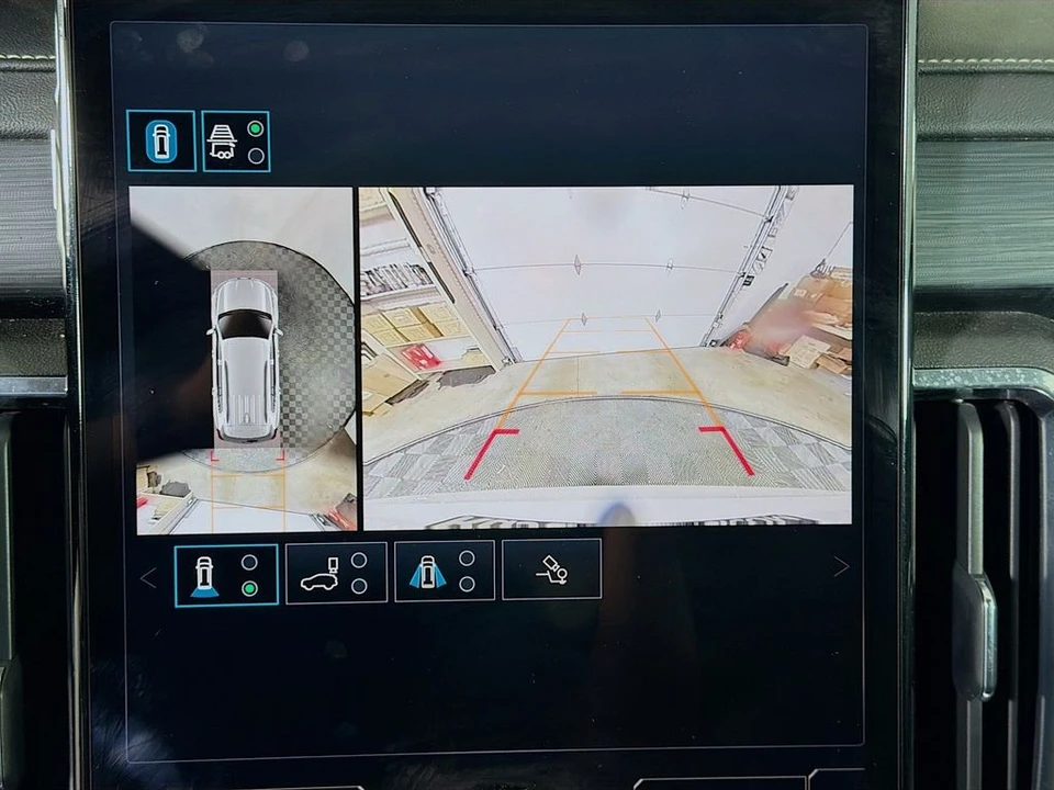 2024 GMC Acadia - Image 17 of 21