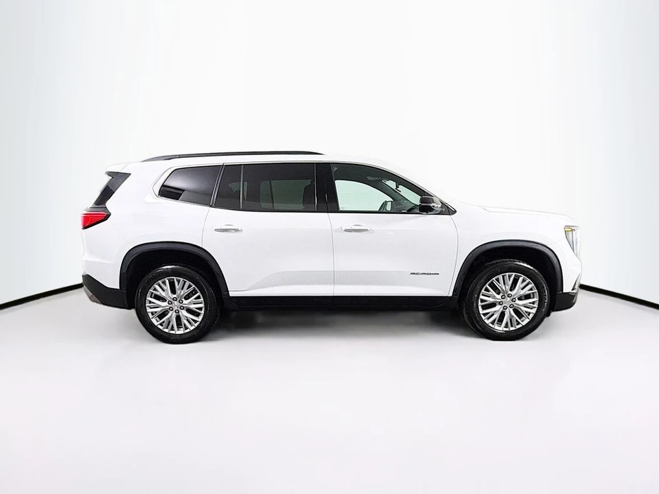 2024 GMC Acadia - Image 8 of 21