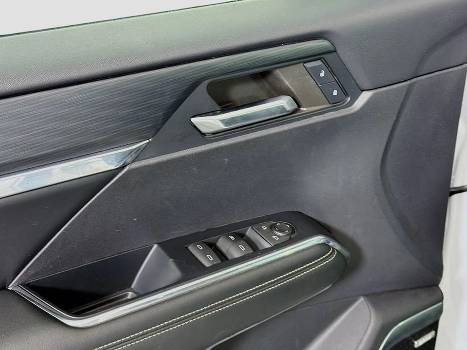 2024 GMC Acadia - Image 20 of 21
