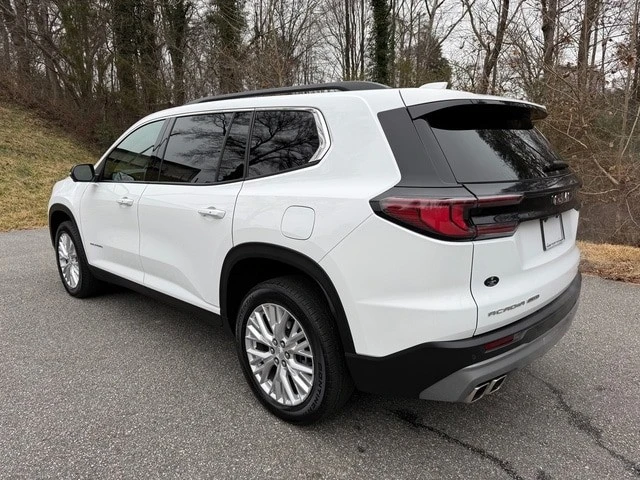 2024 GMC Acadia - Image 8 of 12