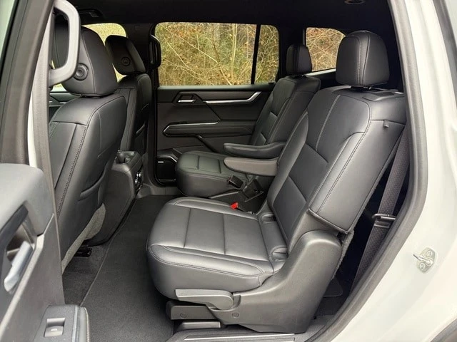 2024 GMC Acadia - Image 16 of 21