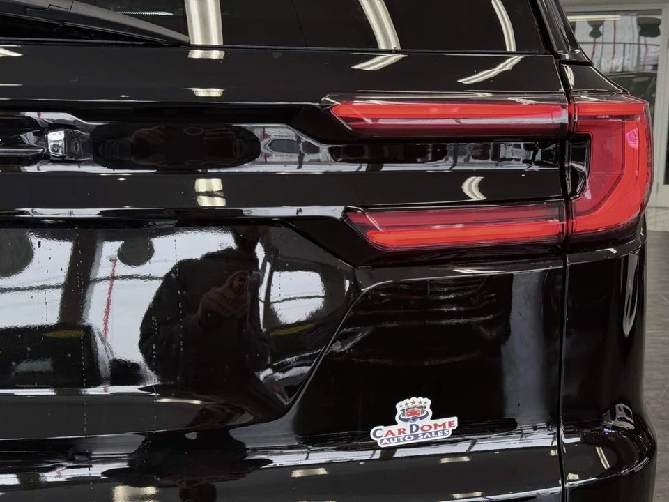 2024 GMC Acadia - Image 16 of 21