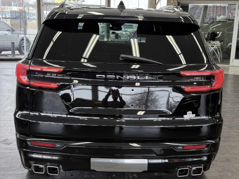 2024 GMC Acadia - Image 12 of 21