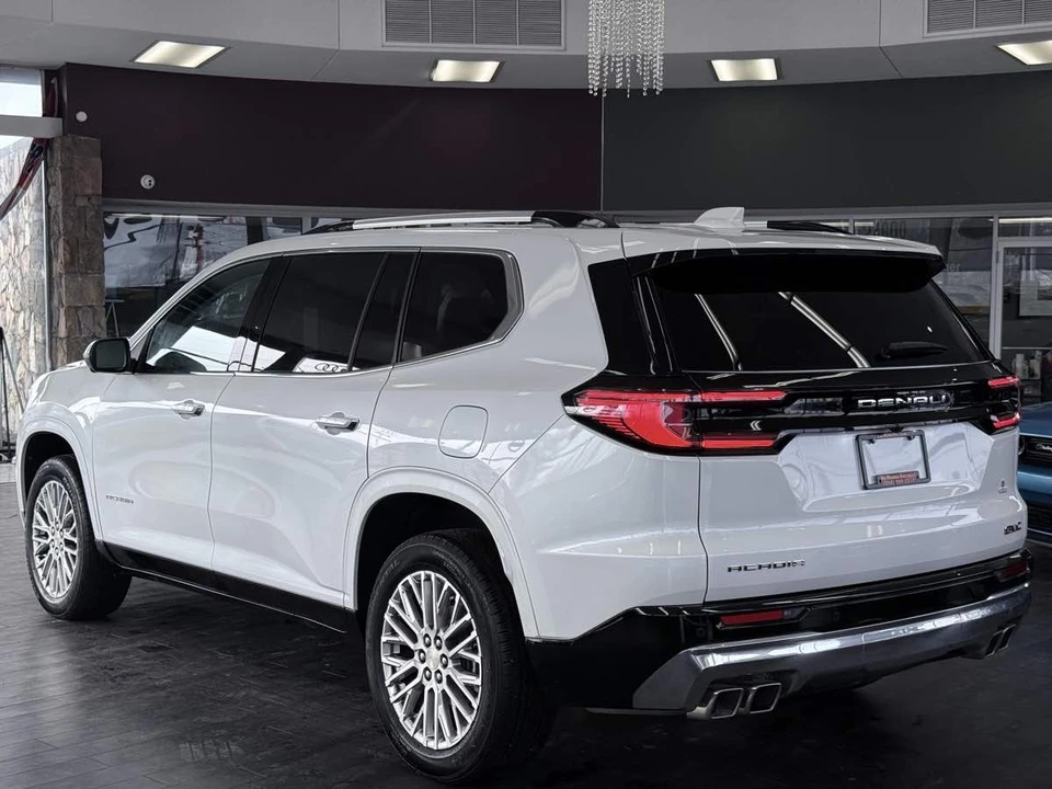 2024 GMC Acadia - Image 10 of 21