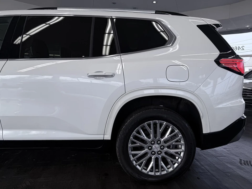 2024 GMC Acadia - Image 19 of 21