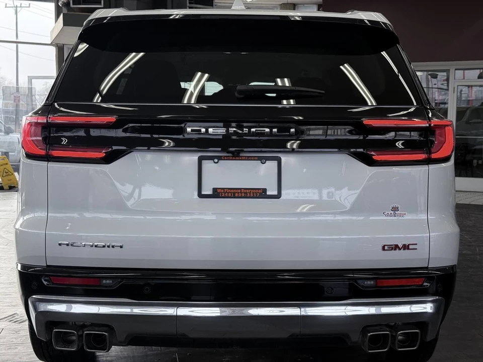 2024 GMC Acadia - Image 14 of 21