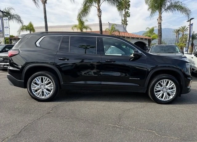 2024 GMC Acadia - Image 9 of 21