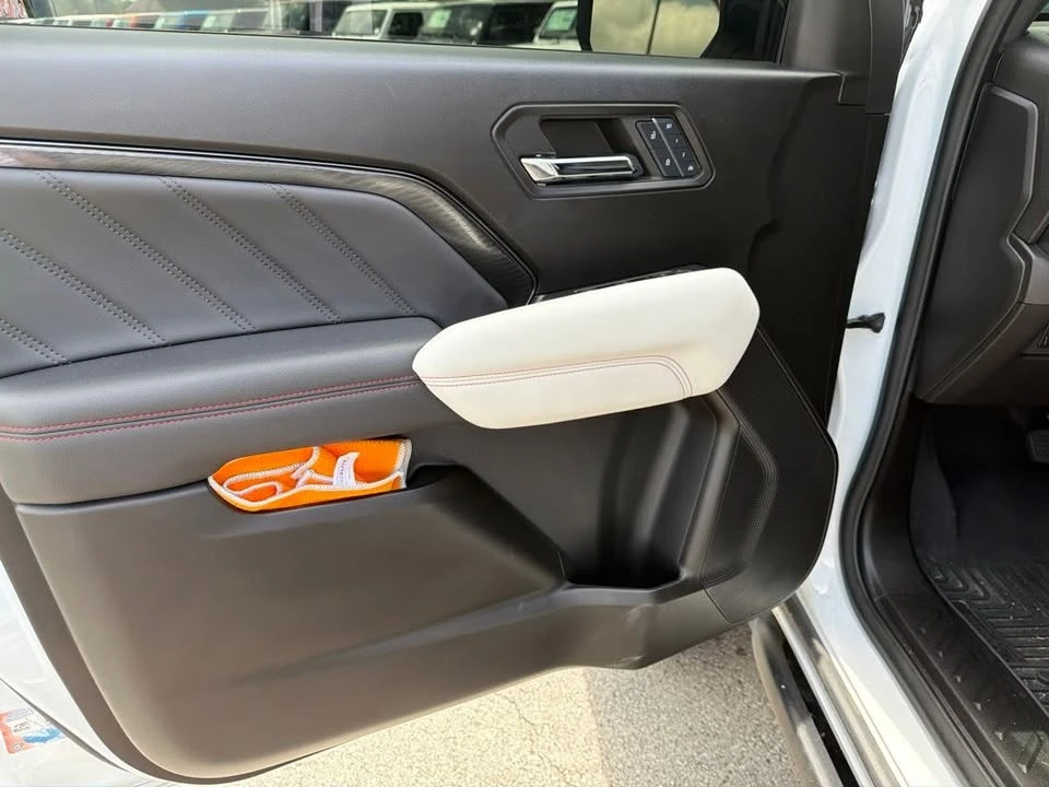 2024 GMC Canyon 2nd Gen - Image 10 of 15