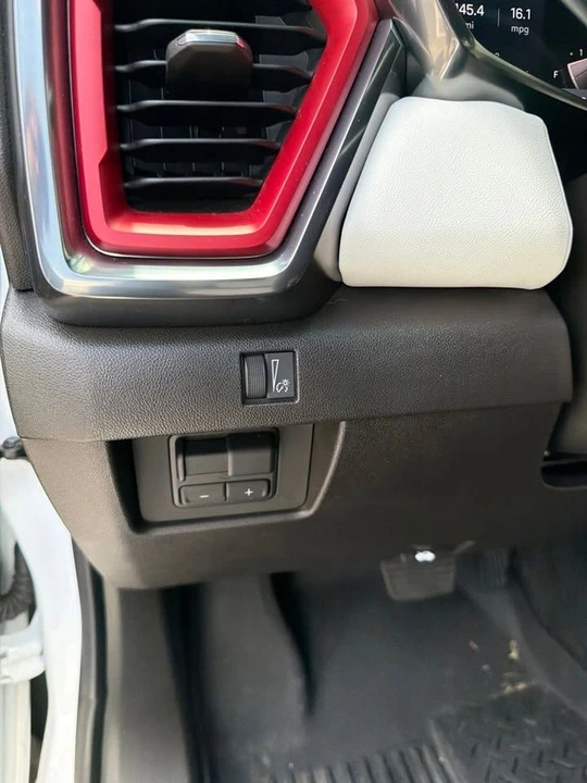 2024 GMC Canyon 2nd Gen - Image 11 of 15