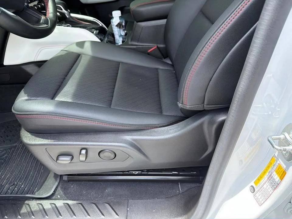 2024 GMC Canyon 2nd Gen - Image 9 of 15