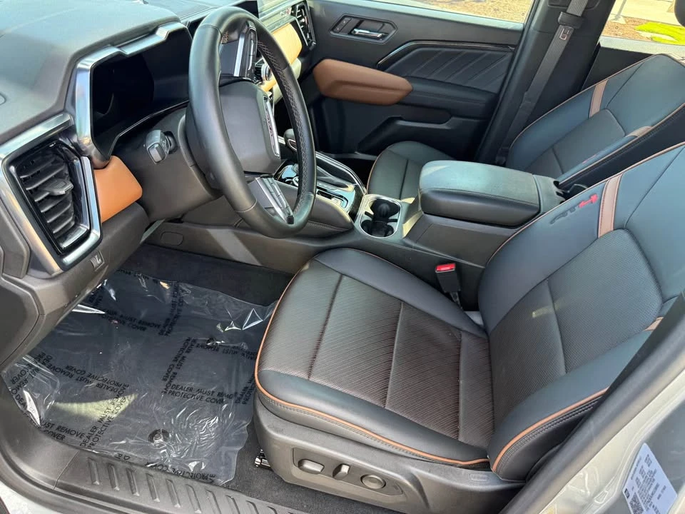 2024 GMC Canyon - Image 8 of 12
