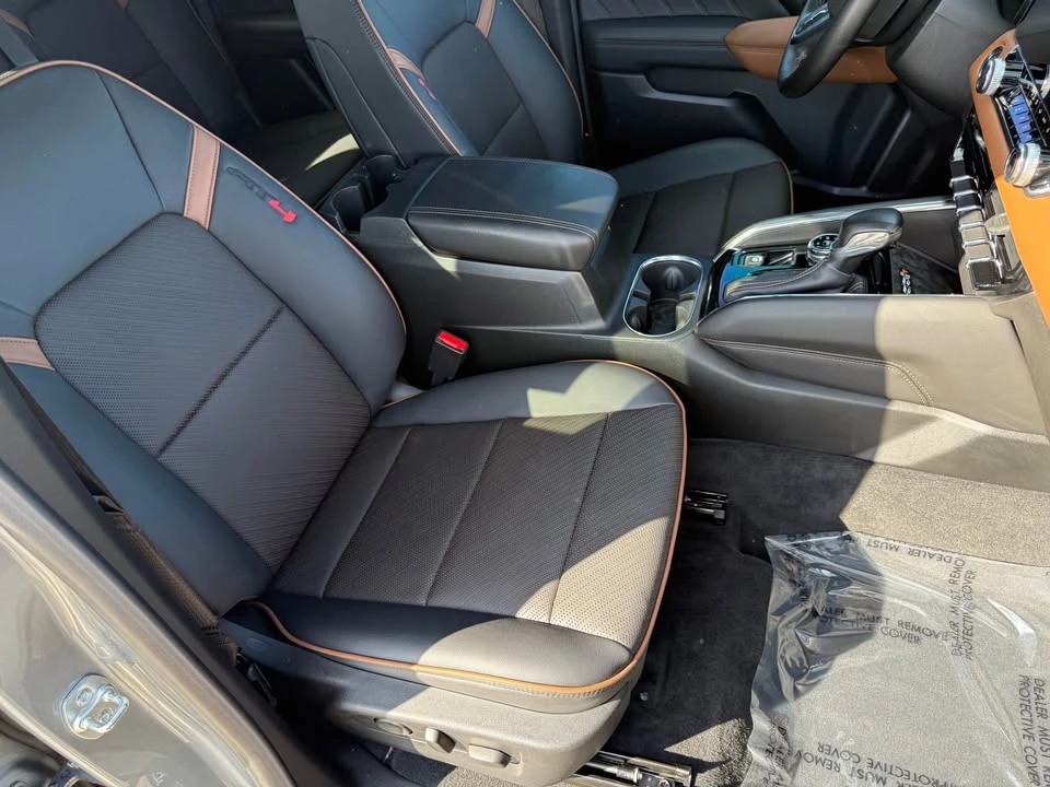 2024 GMC Canyon - Image 7 of 12