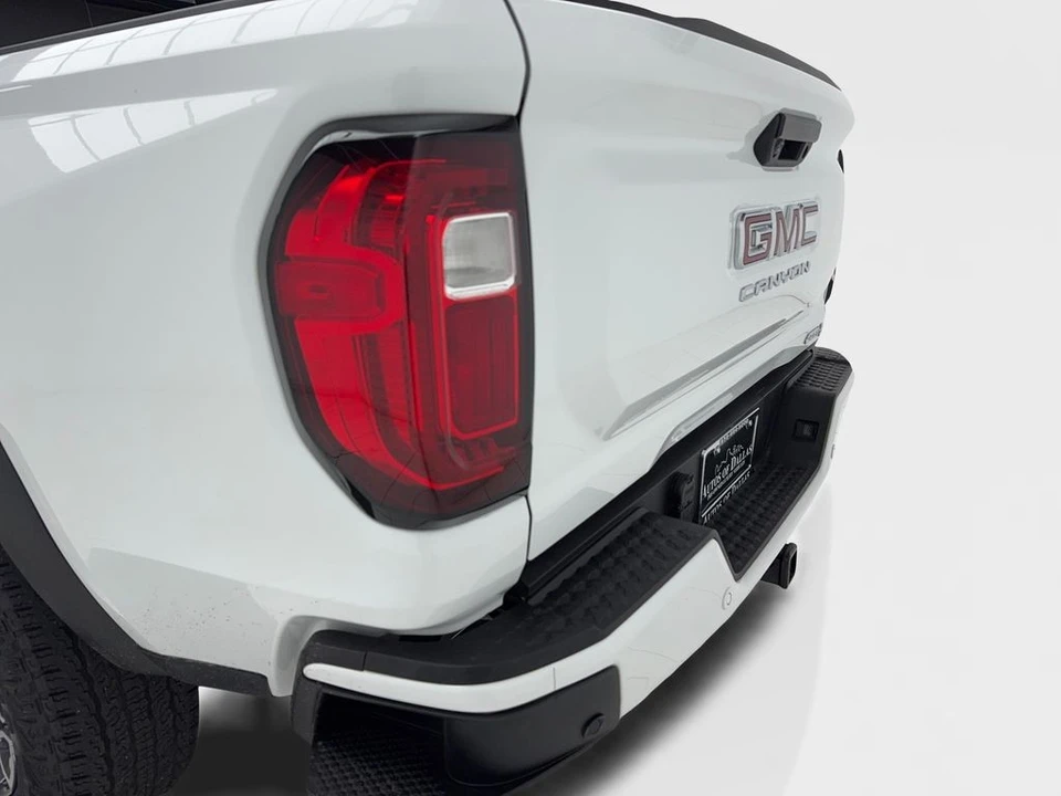 2024 GMC Canyon 2nd Gen - Image 11 of 21
