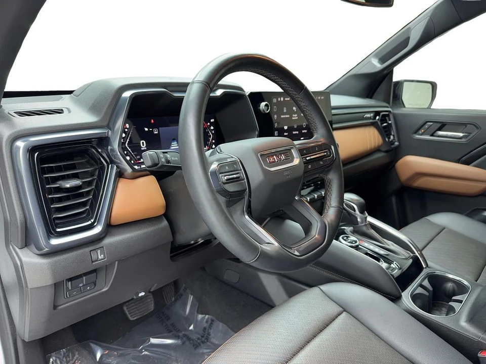 2024 GMC Canyon 2nd Gen - Image 17 of 21