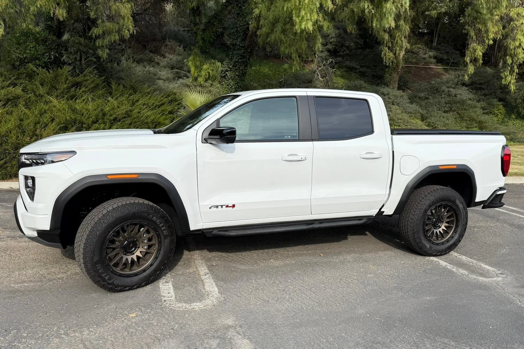 2024 GMC Canyon 2nd Gen - Image 3 of 31