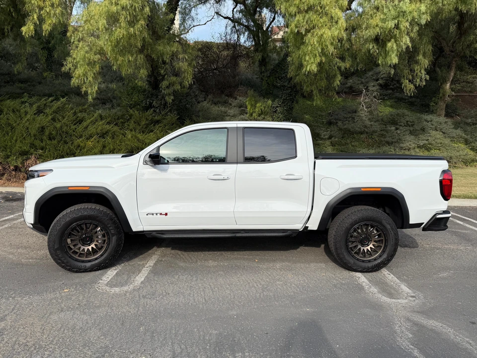 2024 GMC Canyon 2nd Gen - Image 12 of 31