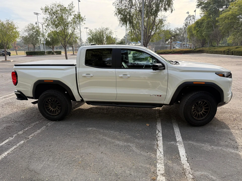 2024 GMC Canyon 2nd Gen - Image 17 of 31