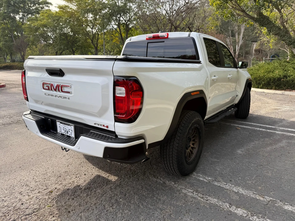 2024 GMC Canyon 2nd Gen - Image 15 of 31