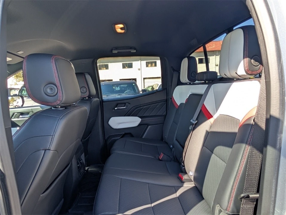 2024 GMC Canyon 2nd Gen - Image 13 of 21
