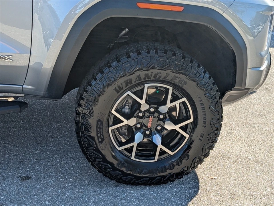 2024 GMC Canyon 2nd Gen - Image 9 of 21