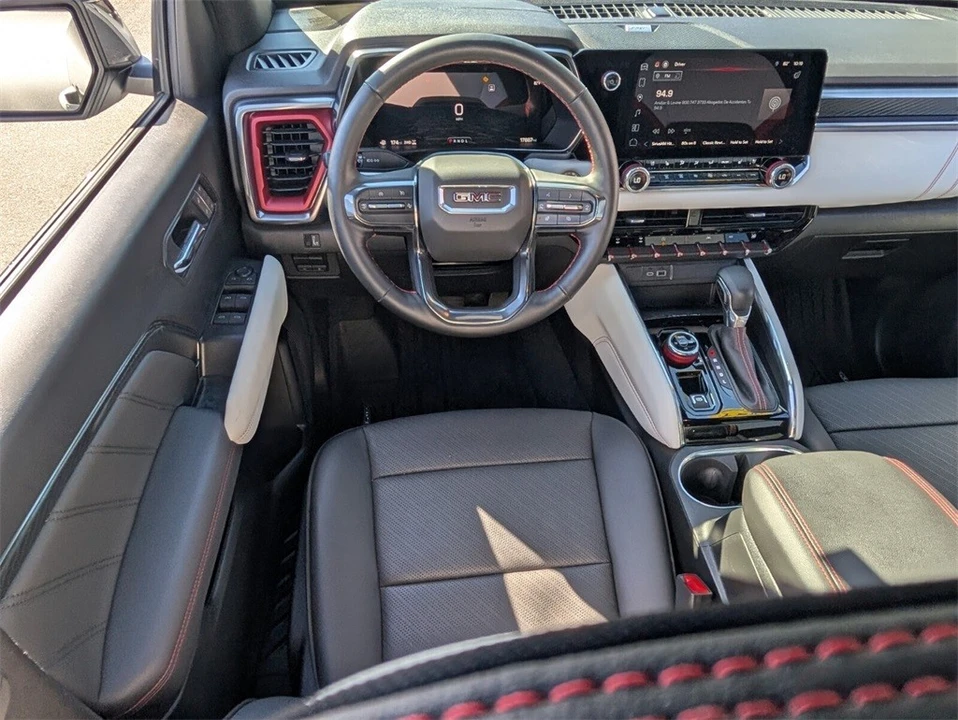 2024 GMC Canyon 2nd Gen - Image 14 of 21