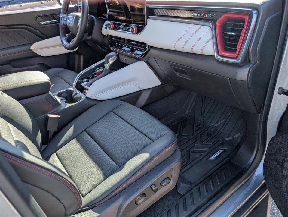 2024 GMC Canyon 2nd Gen - Image 19 of 21