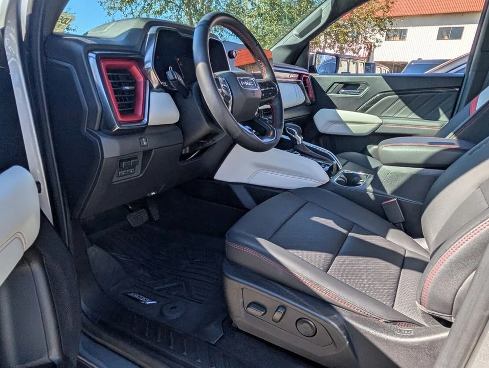 2024 GMC Canyon 2nd Gen - Image 12 of 12