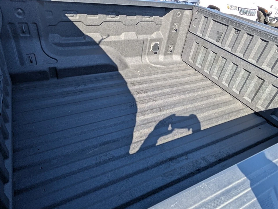 2024 GMC Canyon 2nd Gen - Image 15 of 21