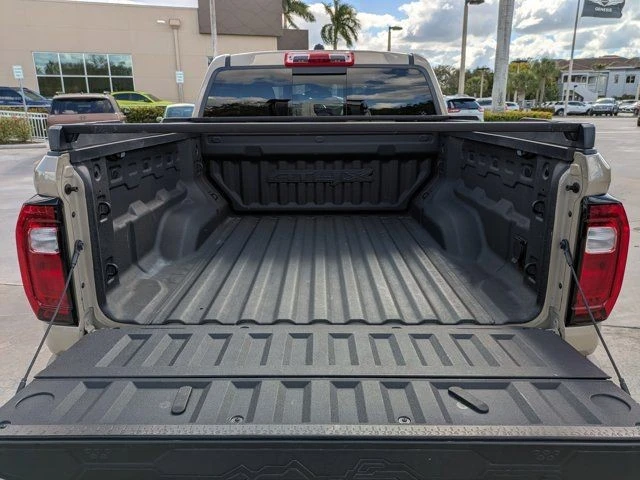 2024 GMC Canyon 2nd Gen - Image 11 of 21