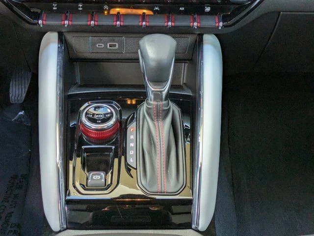 2024 GMC Canyon 2nd Gen - Image 16 of 21