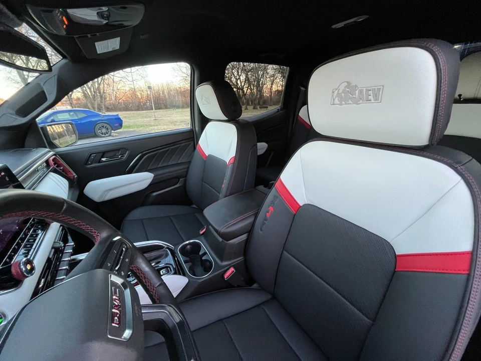 2024 GMC Canyon 2nd Gen - Image 11 of 21