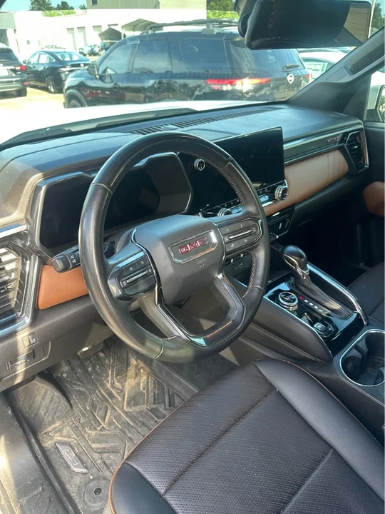 2024 GMC Canyon - Image 9 of 12