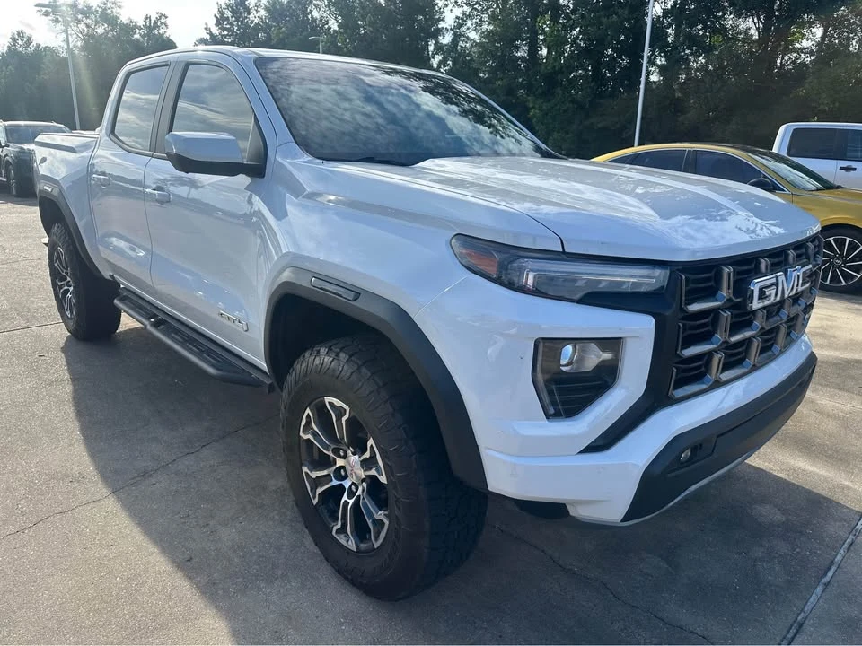 2024 GMC Canyon - Image 2 of 12