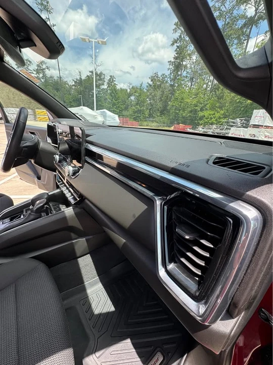 2024 GMC Canyon 2nd Gen - Image 13 of 14