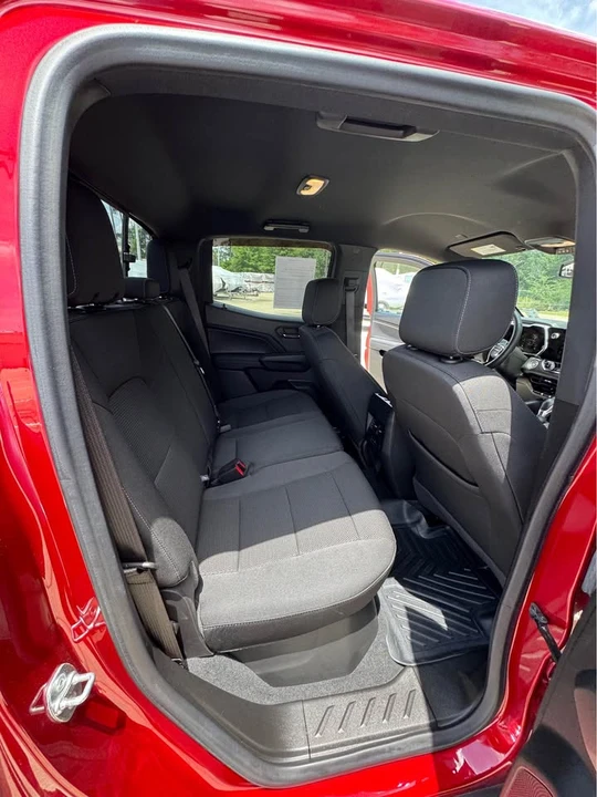 2024 GMC Canyon 2nd Gen - Image 11 of 14