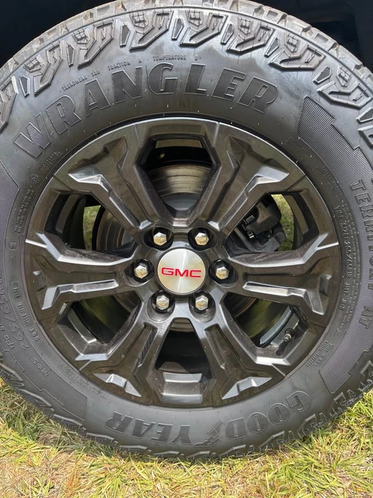 2024 GMC Canyon 2nd Gen - Image 9 of 14
