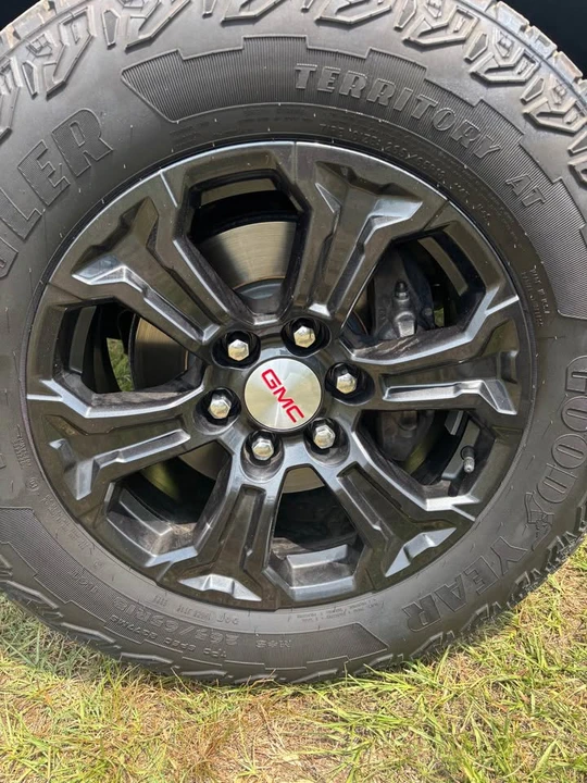 2024 GMC Canyon 2nd Gen - Image 10 of 14